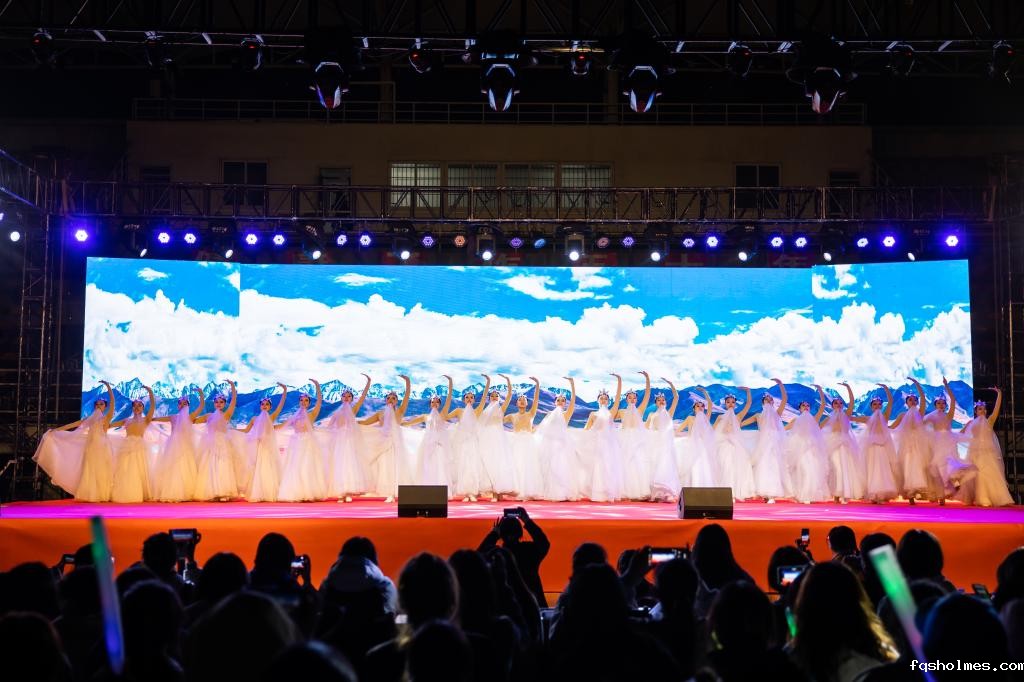 喜迎二十大 奋进新征程——我校2022年迎新晚会成功举办